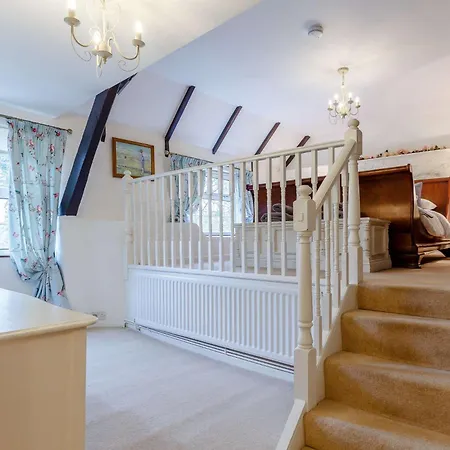 2 Bed In Newquay 82370 Holiday home Mitchell